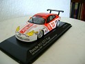 1:43 - Minichamps - Porsche - 911 - 2005 - Blanco y Rojo - Competición - #37 - 0
